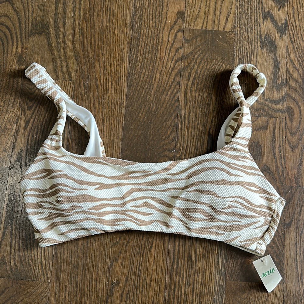 Brand NWT Aerie scoop bikini top, size L